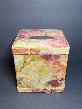 Bed Bath & Beyond Monaco Square Multicolor Fabric Floral Print Tissue Box Cover